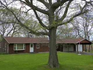 2602 Jackson Rd, Pecatonica, IL 61063-9211