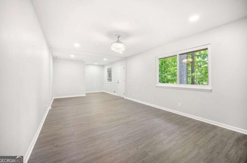 3007 Dogwood Dr, Atlanta GA  30344-3905 exterior