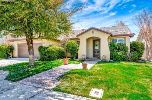 4638 Jade Ct, Lancaster, CA 93536-7106