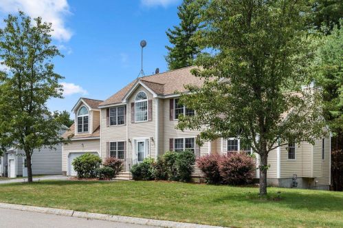 11 Forsythia Dr, Nashua, NH 03062-3082