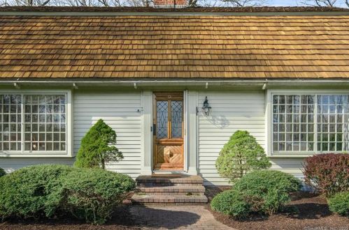 3 Huckleberry Hill Rd, Wilton, CT 06897-2802