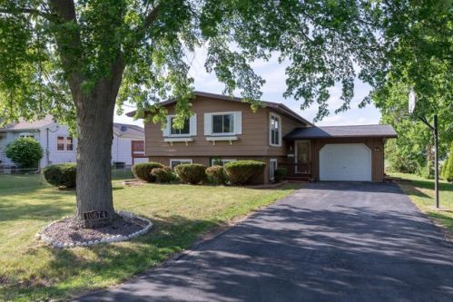 10674 Lafayette St, Shirley, IL 61772-9503