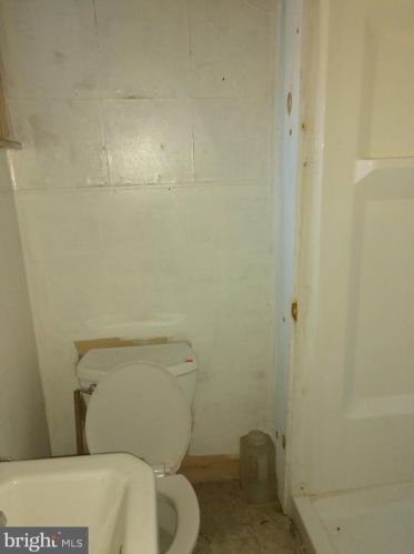 3734 19 St, Philadelphia PA 19140-3543 exterior