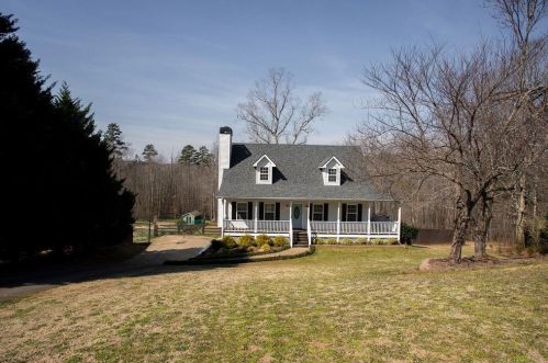 129 Heritage Oaks Dr, Ball Ground, GA 30107-6308