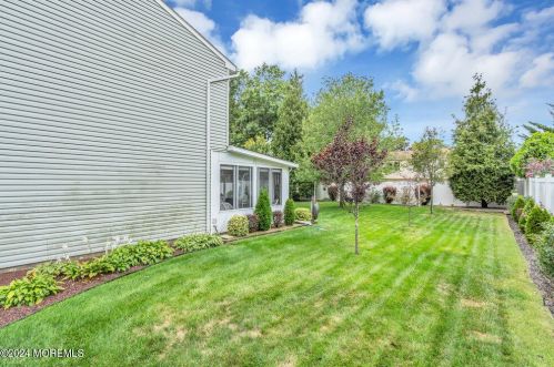 20 Pne Needle St, Wall Township NJ  07731-2647 exterior