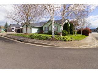 316 Greystone St, Sutherlin, OR 97479-9882
