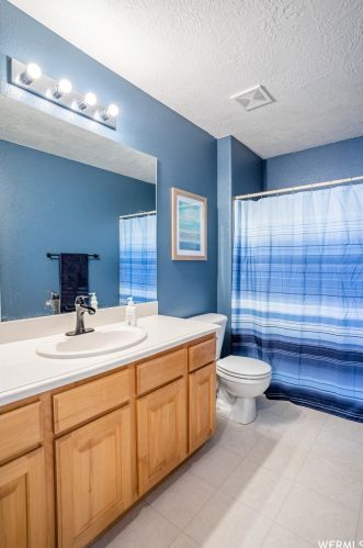 7384 Brittany Town Dr, Taylorsville UT 84084-4609 exterior