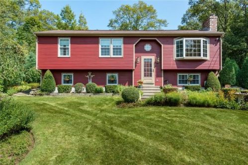 575 Hill Rd, Glocester, RI 02859-2907