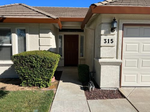 315 Driftwood Dr, Lodi, CA 95240-8877