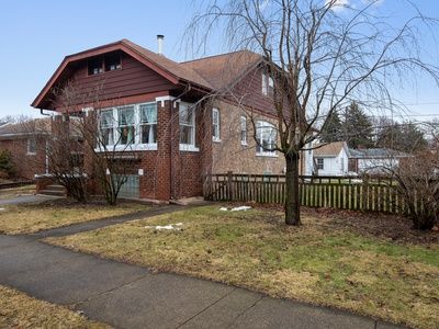 3741 Cleveland Ave, Brookfield, IL 60513-1509