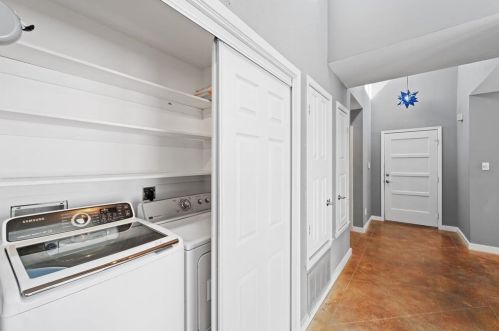 7302 Cave Holw, Austin TX  78750-8243 exterior