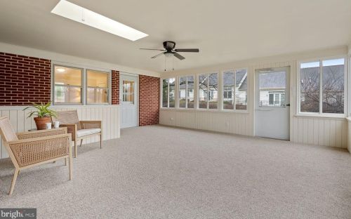 564 Lampeter Rd, Lancaster PA  17602-4010 exterior