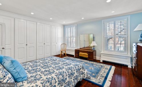 1812 Delancey Pl, Philadelphia PA  19103-6612 exterior