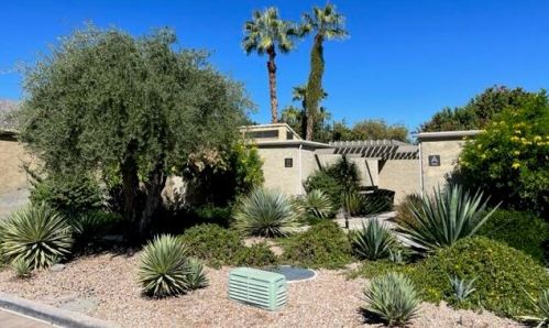 1650 Cerritos Dr, Palm Springs, CA 92264-5035
