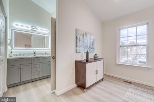 8527 Bauer Dr, Springfield VA  22152-2345 exterior