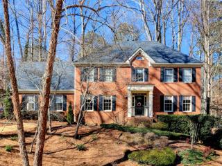 2141 Lamplight Dr, Marietta, GA 30062-6088