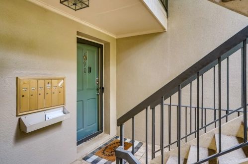 90 La Rue Pl, Atlanta, GA 30327-4075