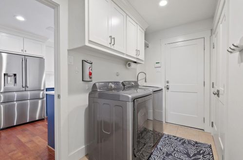 3314 Darbyshire Dr, Dallas TX  75229-5027 exterior