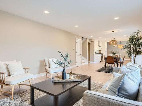 7083 Oneida Cir, Englewood CO  80112-1125 exterior