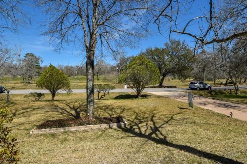 1916 Sleepy Hollow Dr, Pearland, TX 77581-5740