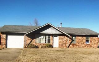 1902 Elmwood Dr, Blackwell, OK 74631-3634