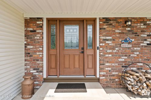 701 Donald Dr, Bridgewater, NJ 08807-1621