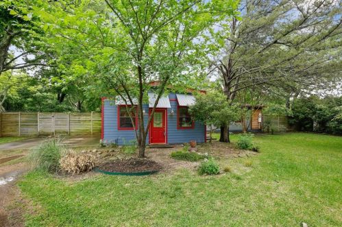 8126 Barbaree Blvd, Dallas, TX 75228-7202