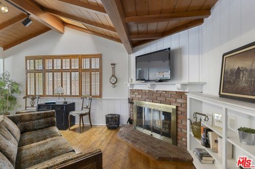 1520 Harle Pl, Anaheim CA  92802-2510 exterior