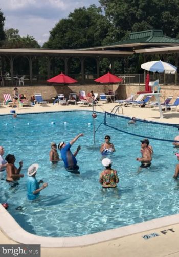 15311 Beaverbrook Ct, Silver Spring MD 20906-1357 exterior