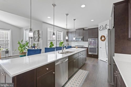 402 Chickamauga Dr, Harpers Ferry WV  25425 exterior