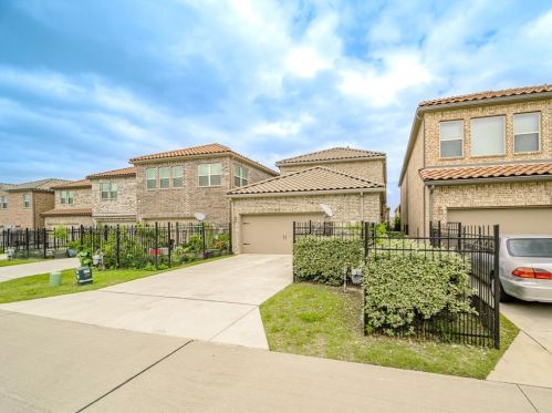 6731 Deleon St, Irving TX  75039-3437 exterior