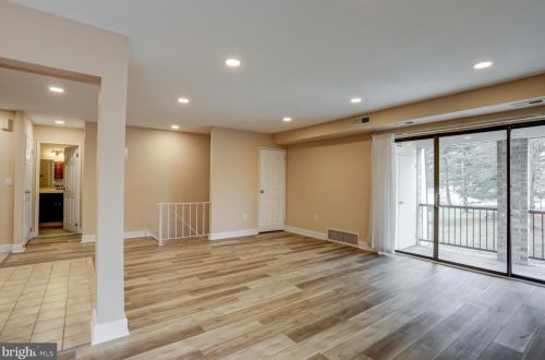 17 Valleybrook Dr, Lancaster PA  17601-4619 exterior