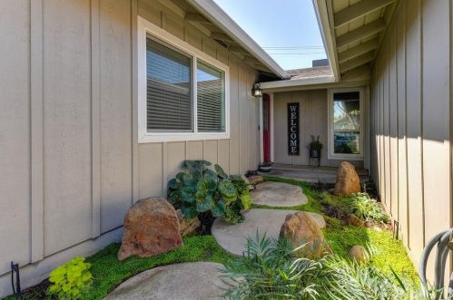 9338 Emily St, Elk Grove, CA 95624-1613