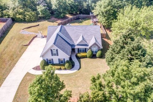 345 Cedar Hollow Dr, Talmo, GA 30575-1535