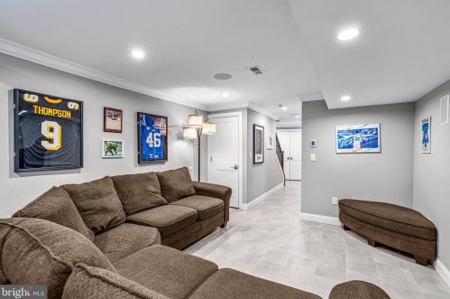 854 Front St, Philadelphia PA 19147-4341 exterior