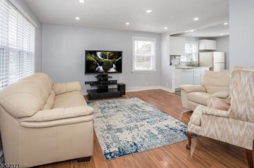 104 Hamilton Dr, Hackettstown NJ  07840-1326 exterior