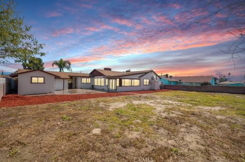 724 Sycamore Ave, Rialto, CA 92376-7040