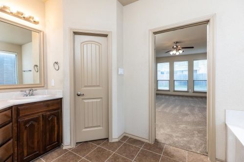 353 Branding Iron Trl, Fort Worth TX  76131-4582 exterior