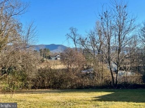4 Luray Ave, Richmond National Battlefiel, VA 22835-1349