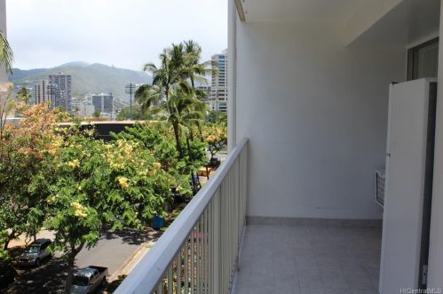 419 Keoniana St, Honolulu HI  96815-2075 exterior