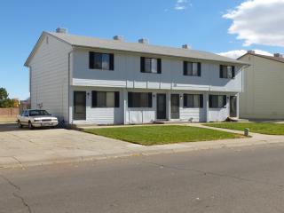 38 Royal Crest Dr, Pueblo, CO 81005-2160