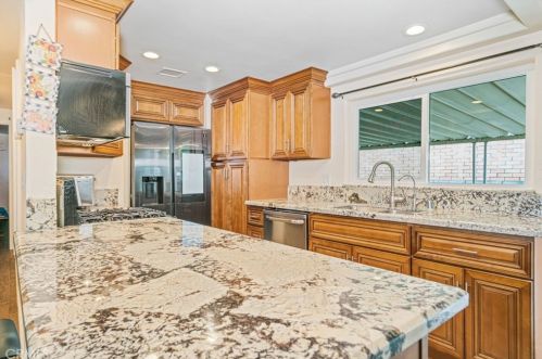 3415 Torrey St, Riverside CA  92503-5118 exterior