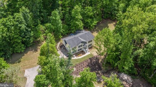 370 Sylvan Ln, Harpers Ferry, WV 25425-6777