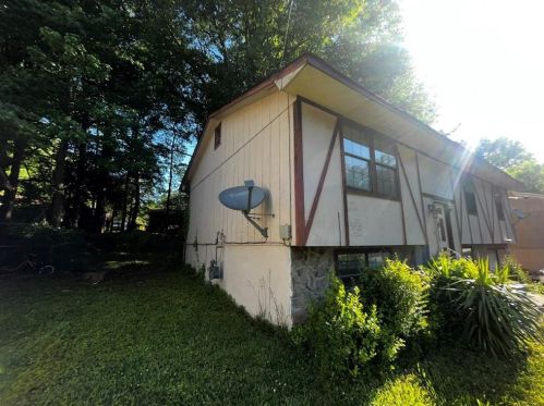 2253 Cherokee Valley Dr, Lithonia, GA 30058-7908