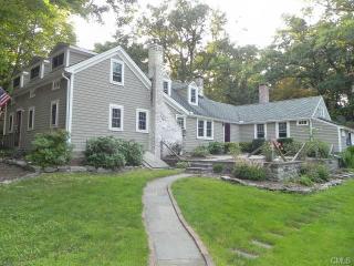 61 Mile Hill Rd, Newtown, CT 06470-2348
