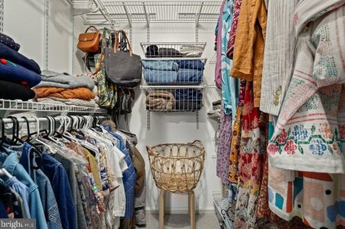 2020 Flowering Tree Ter, Silver Spring MD 20902-5815 exterior