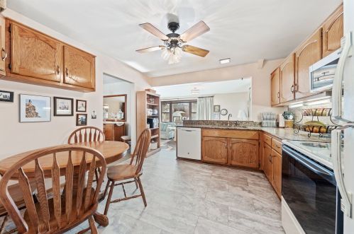 229 58th St, Willowbrook IL  60514-1711 exterior