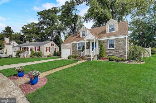 20 Kinney Dr, Trenton, NJ 08618-2532