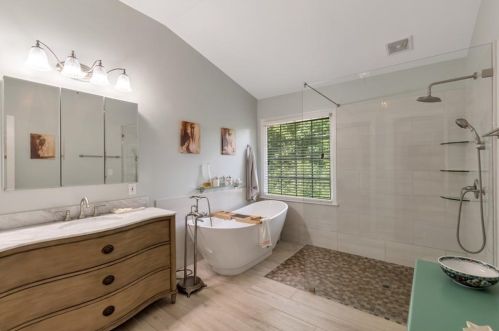 1668 Emory Place Dr, Atlanta GA  30329-4716 exterior