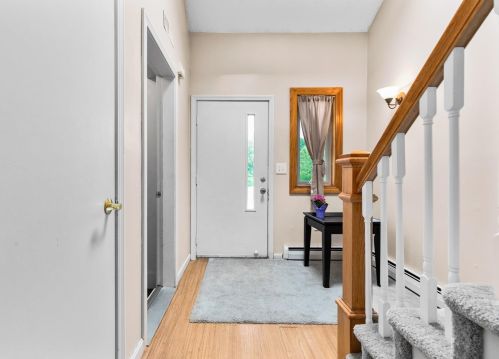 100 Tideview Dr, Dover, NH 03820-4580